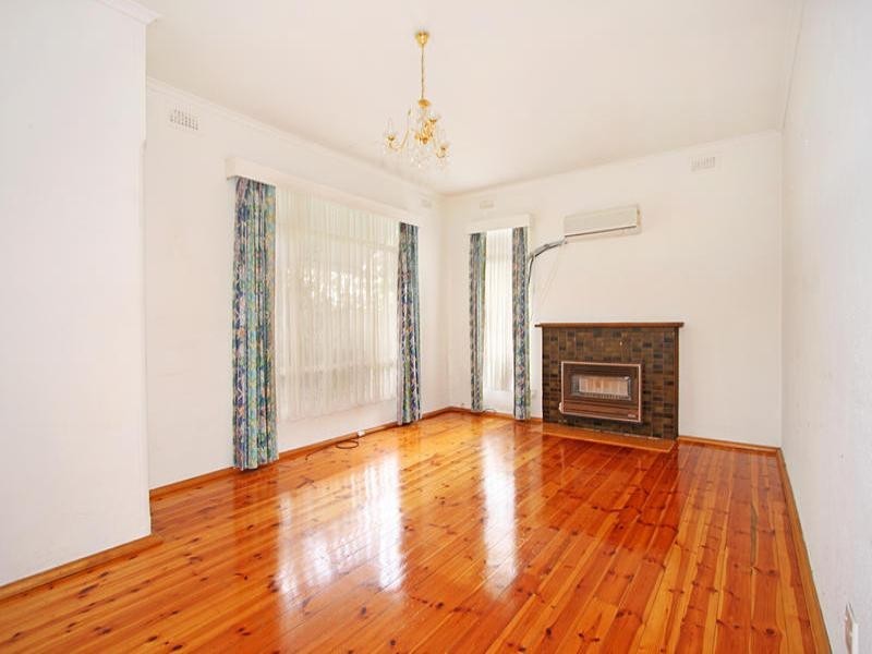 13 Woonah Street, Chadstone VIC 3148