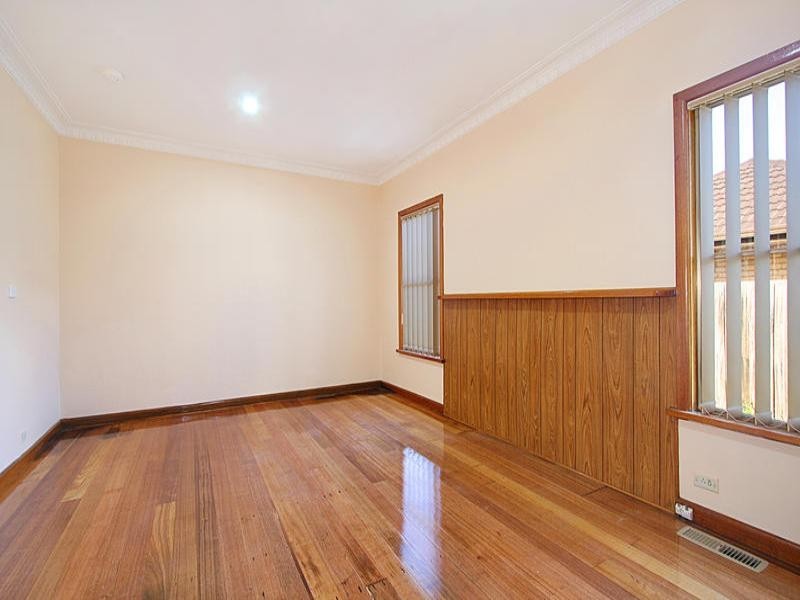 8 Kionga Street, Clayton VIC 3168