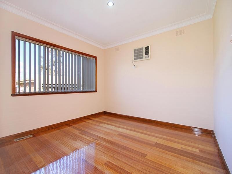 8 Kionga Street, Clayton VIC 3168