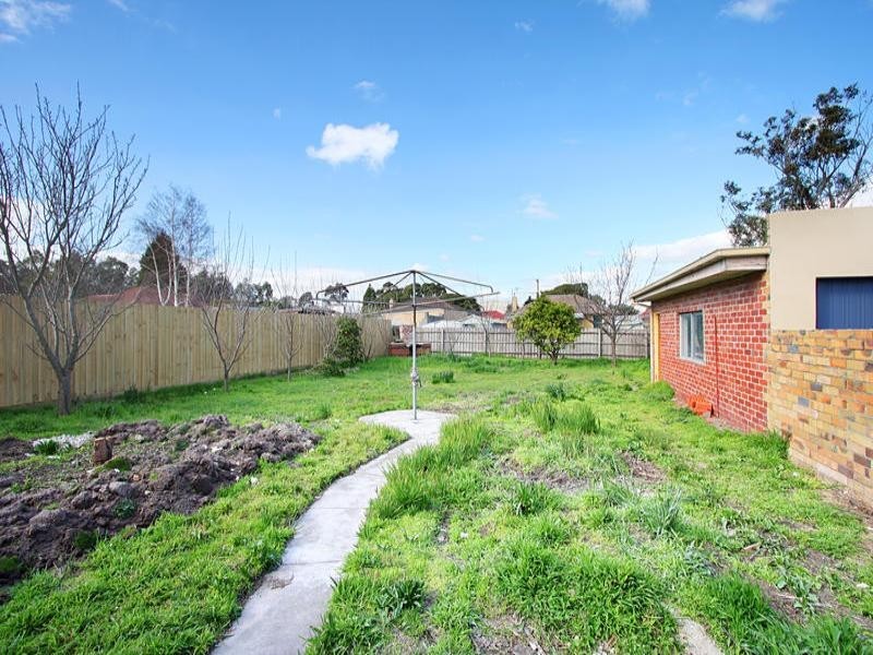 8 Kionga Street, Clayton VIC 3168