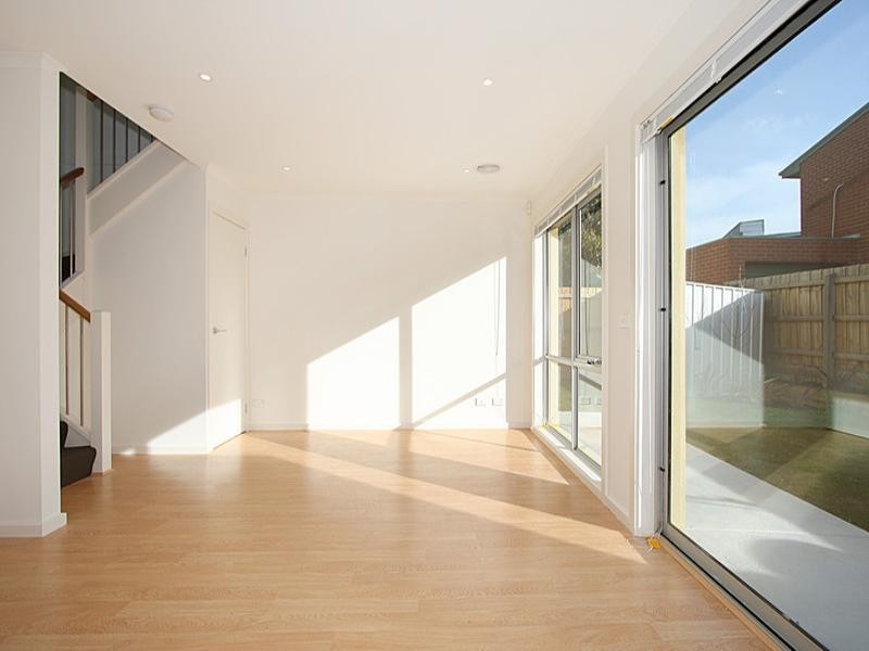 2/20 Bettina Street, Clayton VIC 3168