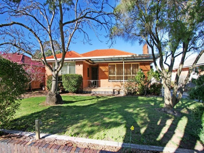 28 Cambridge Drive, Glen Waverley VIC 3150