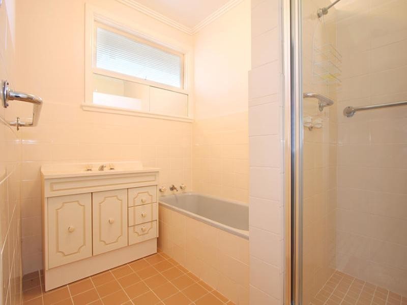 28 Cambridge Drive, Glen Waverley VIC 3150