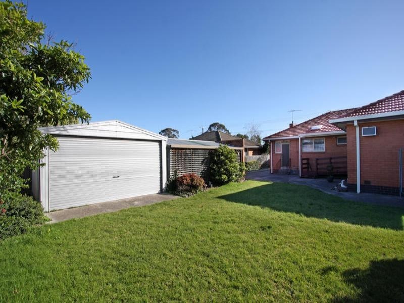 28 Cambridge Drive, Glen Waverley VIC 3150