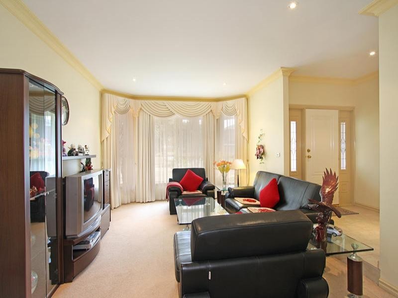 4 Baynton Street, Oakleigh East VIC 3166