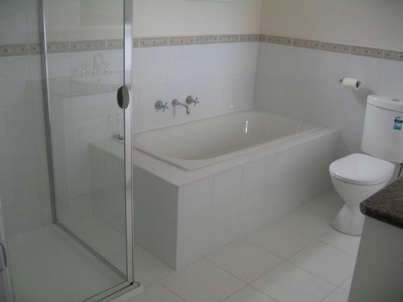 2/28 Manoon Road, Clayton VIC 3168