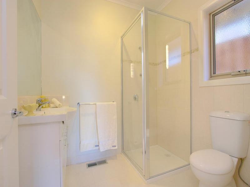 2/8 The Ridge, Glen Waverley VIC 3150