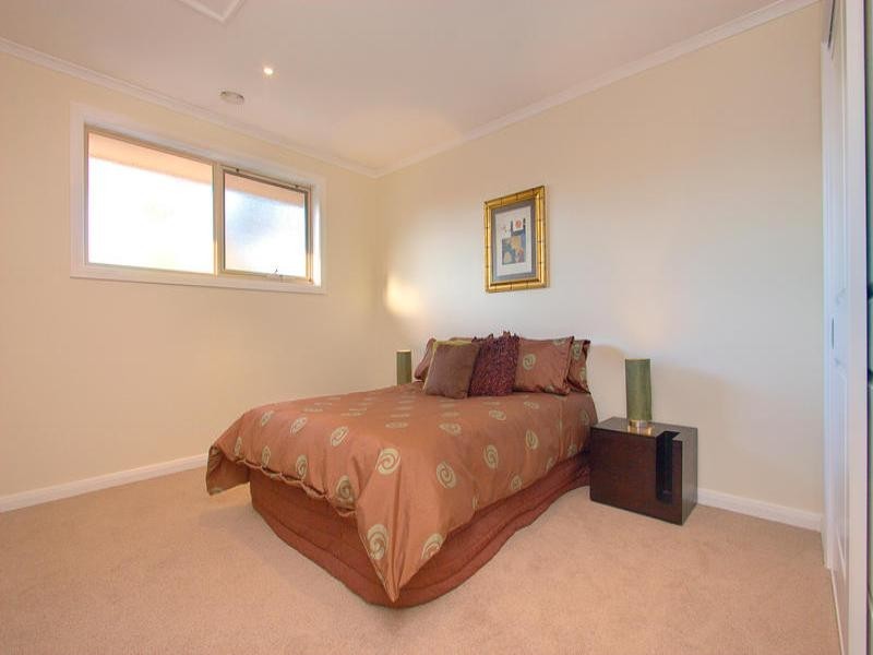 2/8 The Ridge, Glen Waverley VIC 3150