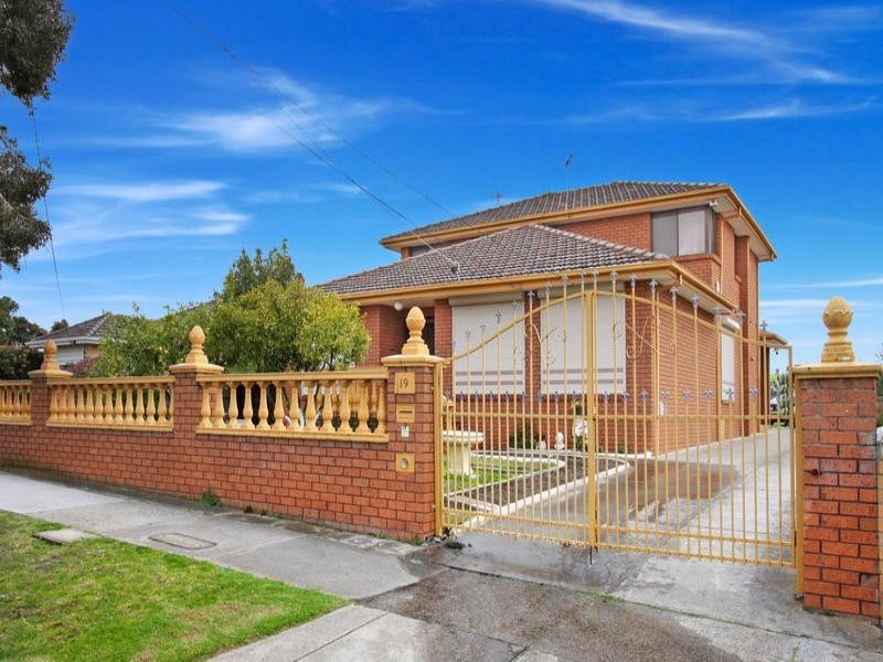 19 Scotsburn Avenue, Oakleigh South VIC 3167