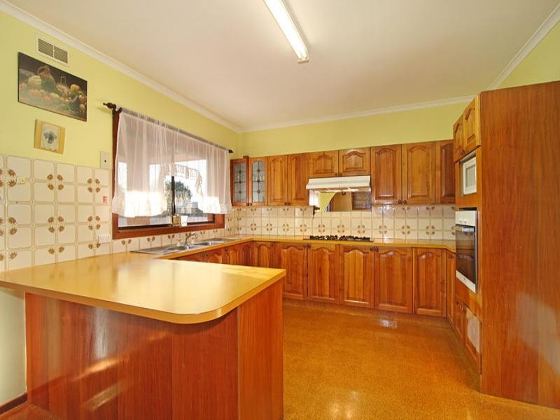 19 Scotsburn Avenue, Oakleigh South VIC 3167