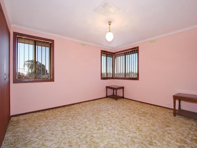 19 Scotsburn Avenue, Oakleigh South VIC 3167