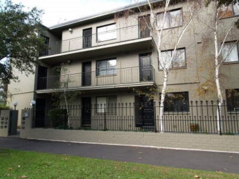 3/143 Canterbury Road, Middle Park VIC 3206