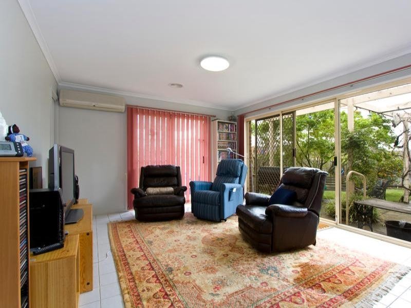 24 Brindalee Mews, Chadstone VIC 3148