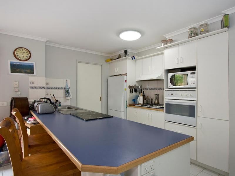 24 Brindalee Mews, Chadstone VIC 3148