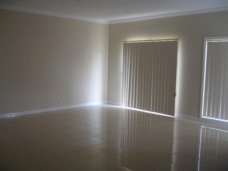 2/10 Woonah Street, Chadstone VIC 3148