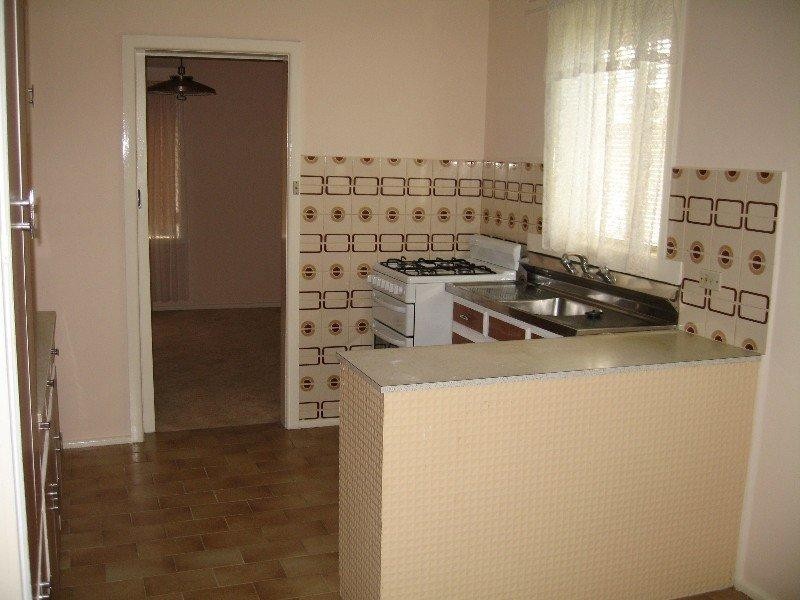 27 Caledonia Crescent, Mulgrave VIC 3170