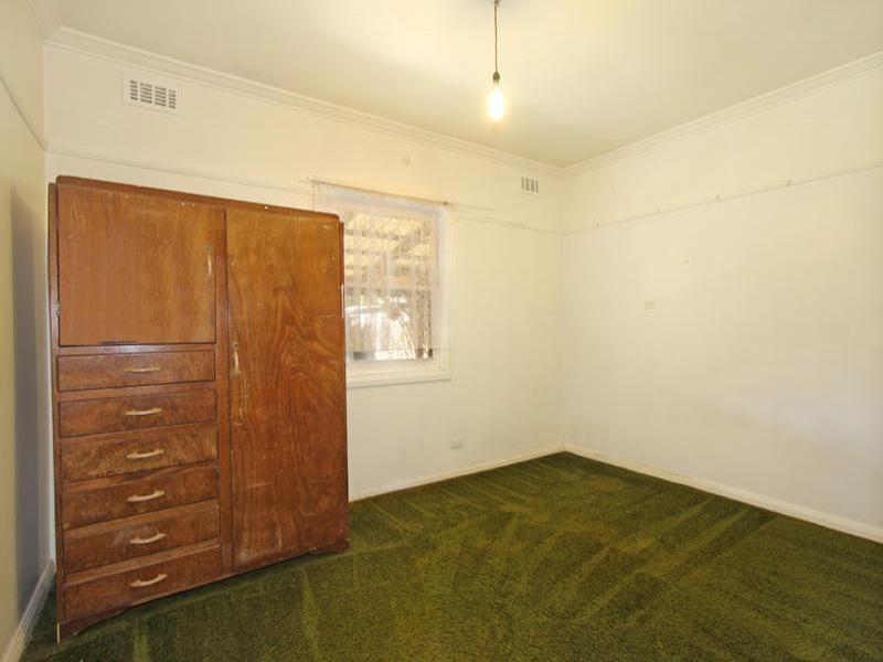 4 Harlington Street, Clayton VIC 3168