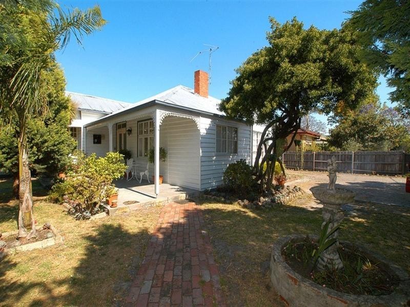 1242 Centre Road, Clayton VIC 3168