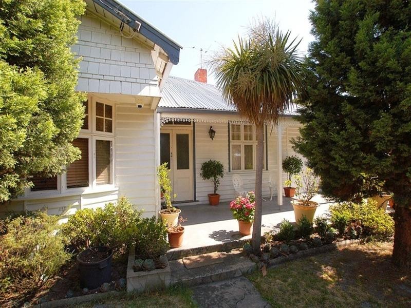 1242 Centre Road, Clayton VIC 3168