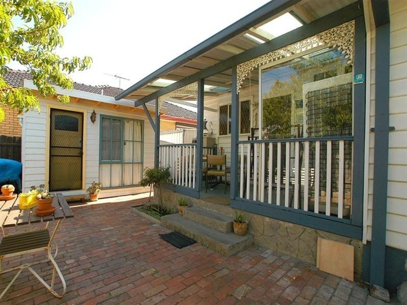 1242 Centre Road, Clayton VIC 3168