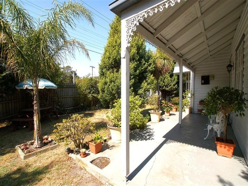 1242 Centre Road, Clayton VIC 3168