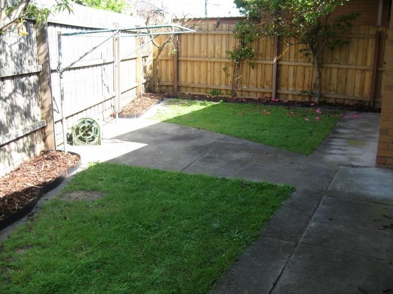 2/20 Rosella Street, Murrumbeena VIC 3163