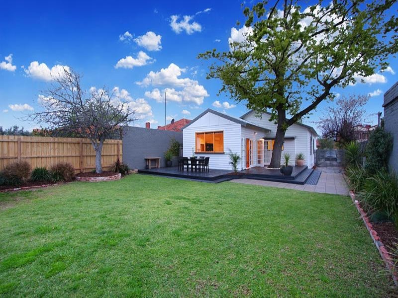 5 Swindon Road, Hughesdale VIC 3166
