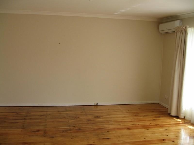 1/4 Cabena Crescent, Chadstone VIC 3148