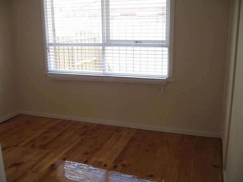 1/4 Cabena Crescent, Chadstone VIC 3148