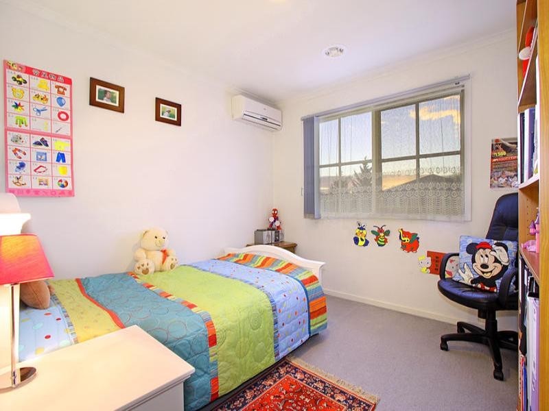 19 Crown Close, Oakleigh East VIC 3166