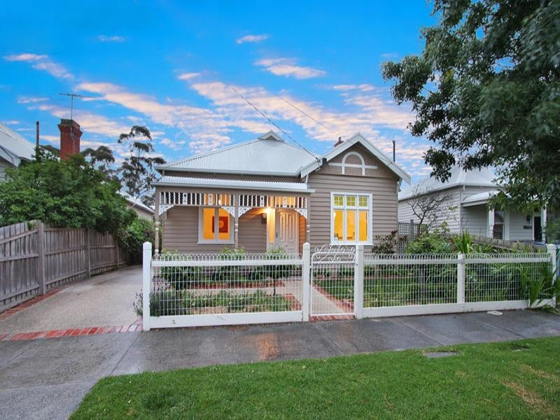 39 Carlisle Crescent, Hughesdale VIC 3166