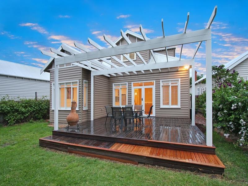 39 Carlisle Crescent, Hughesdale VIC 3166