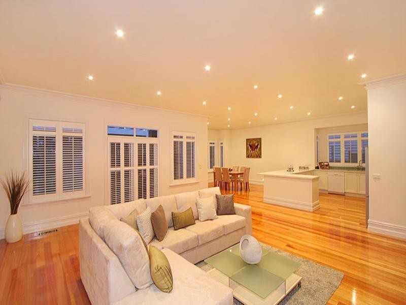 39 Carlisle Crescent, Hughesdale VIC 3166