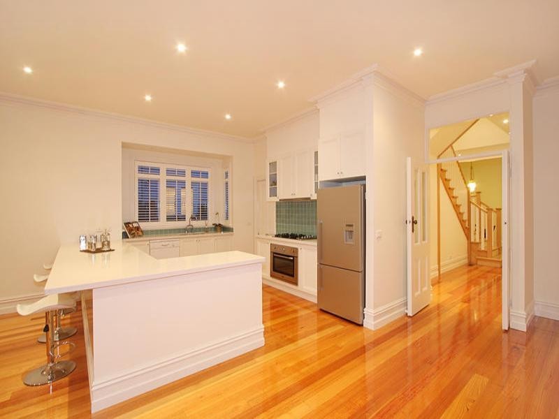 39 Carlisle Crescent, Hughesdale VIC 3166