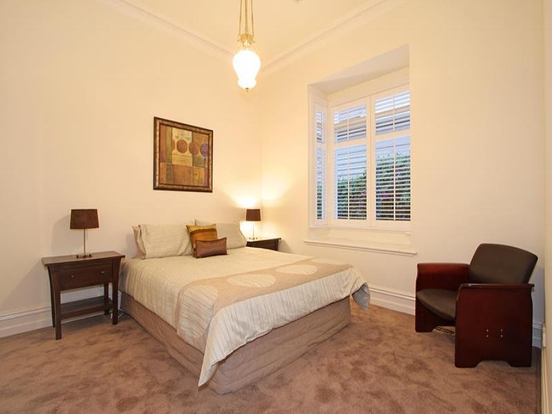 39 Carlisle Crescent, Hughesdale VIC 3166