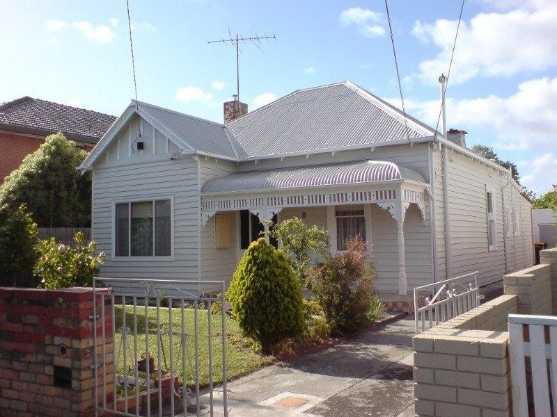 11 Rugby Road, Hughesdale VIC 3166