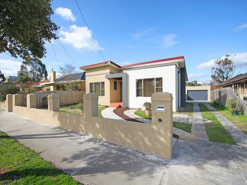 8 Kionga Street, Clayton VIC 3168