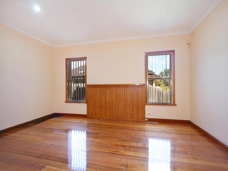 8 Kionga Street, Clayton VIC 3168