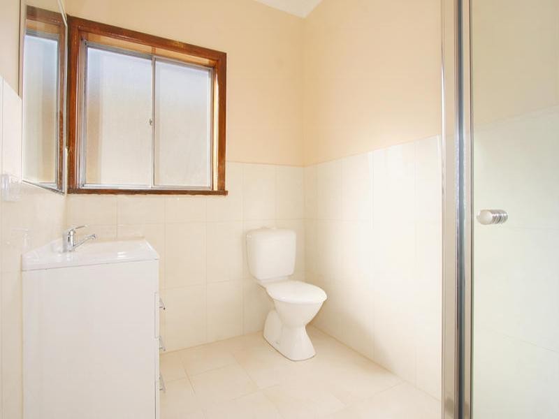 8 Kionga Street, Clayton VIC 3168