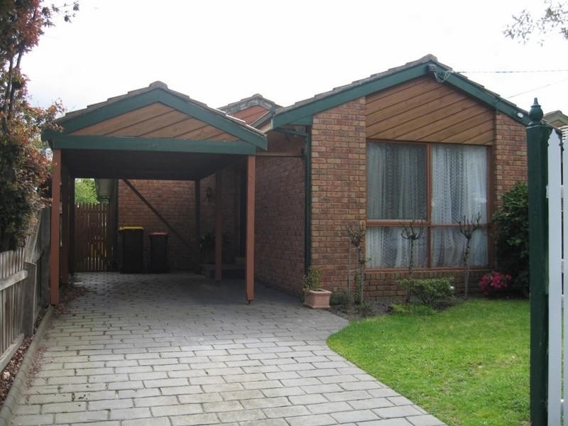 33 Hillcrest Avenue, Chadstone VIC 3148