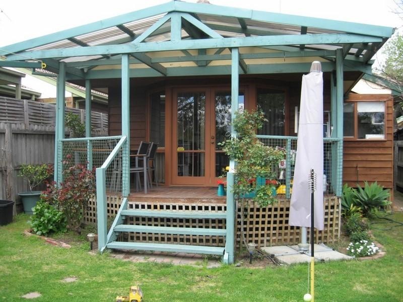 33 Hillcrest Avenue, Chadstone VIC 3148