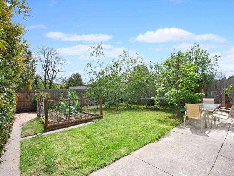 5 Drummond Street, Chadstone VIC 3148