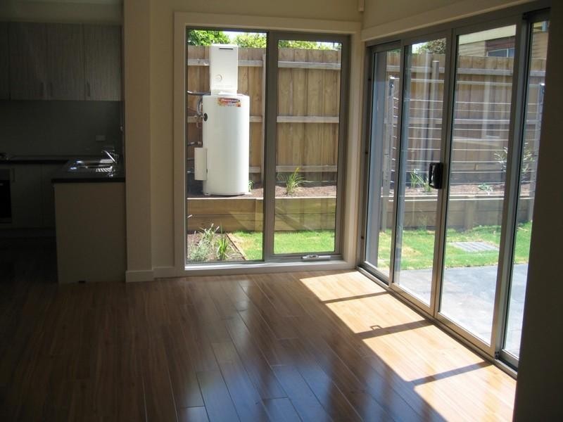 77 Prince Charles Street, Clayton VIC 3168