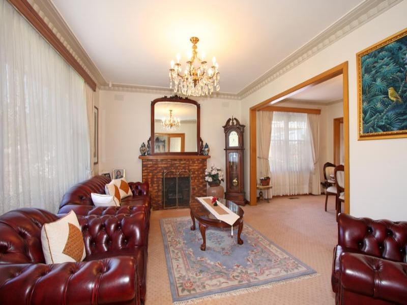 18 Selby Street, Mount Waverley VIC 3149