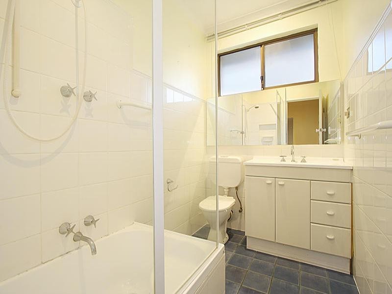 1/1 Hadkinson Street, Clayton South VIC 3169