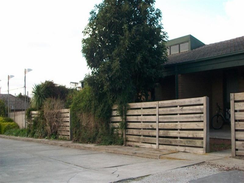 3/9a Coombs Avenue, Oakleigh South VIC 3167