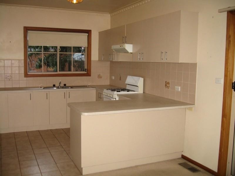 11A Hillcrest Avenue, Chadstone VIC 3148