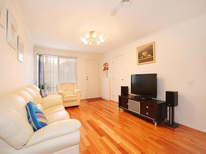 19 Crown Close, Oakleigh East VIC 3166