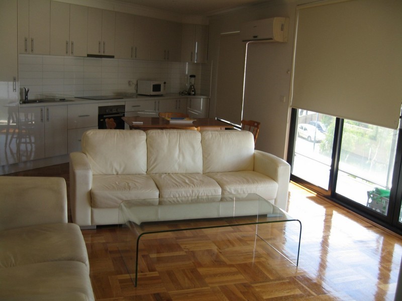 18/28 Burton Street, Clayton VIC 3168