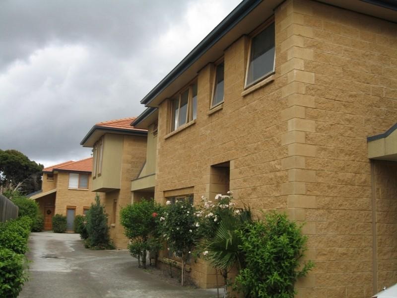 2/7 Bletchley Road, Hughesdale VIC 3166